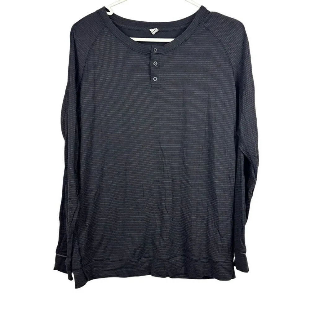 Lululemon Women's Black striped long sleeve size 8